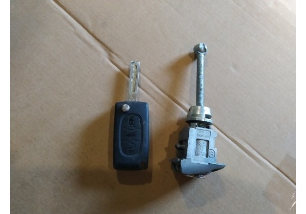 Лічинка замка передньої лівої дверки Peugeot Expert II, 207, 208, 308, Citroen C4 Grand Picasso, C5, Jumpy II, 59395J01, 9170 FH